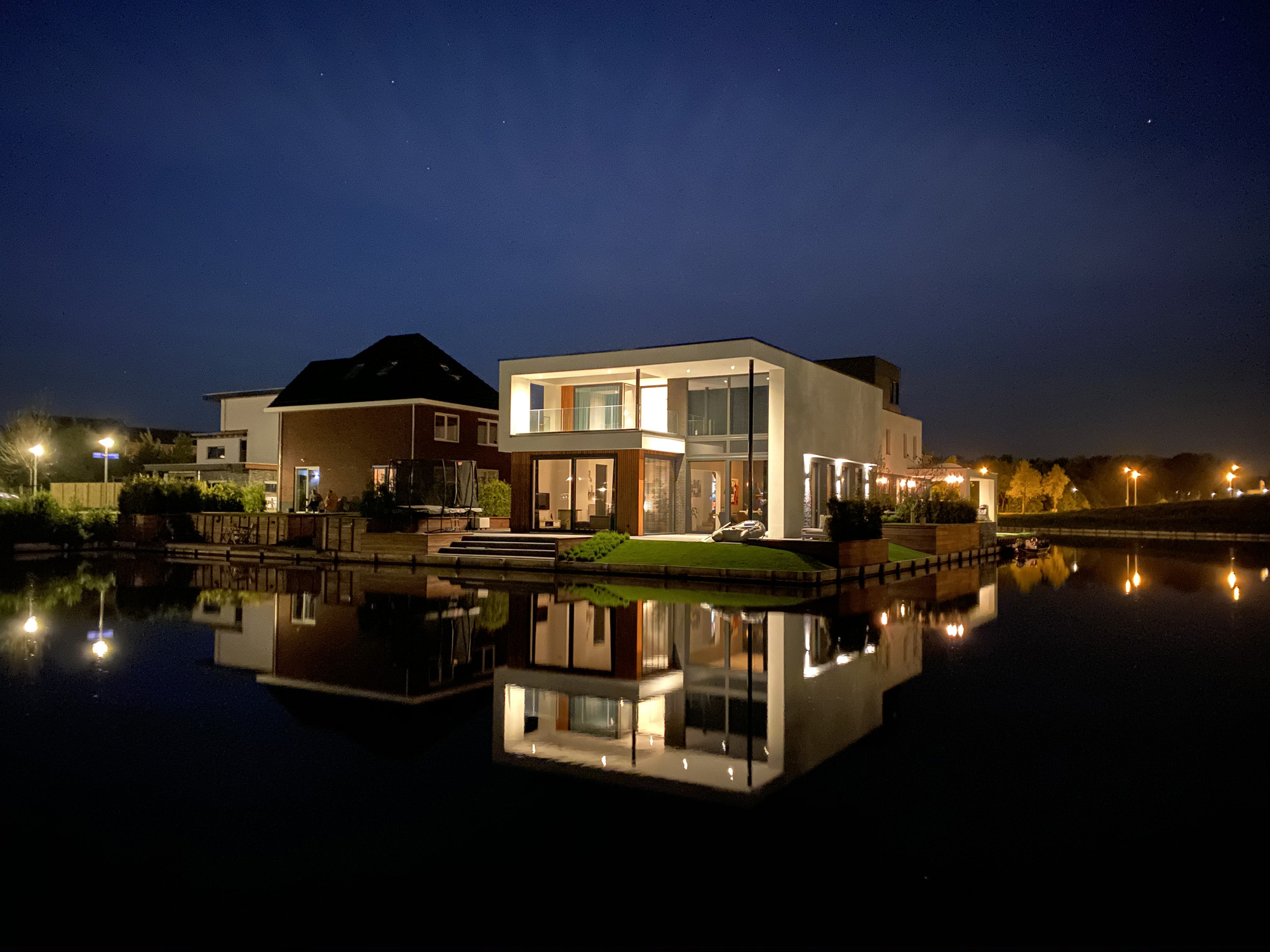 Polder villa aan het water Almere Buiten | Olof Architects
